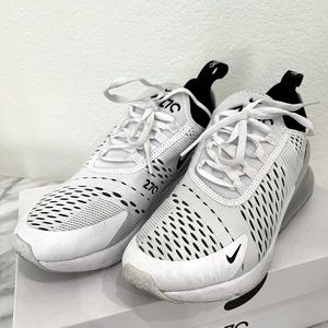 Women’s Nike Air Max 270 in Size 6.5 White and Black